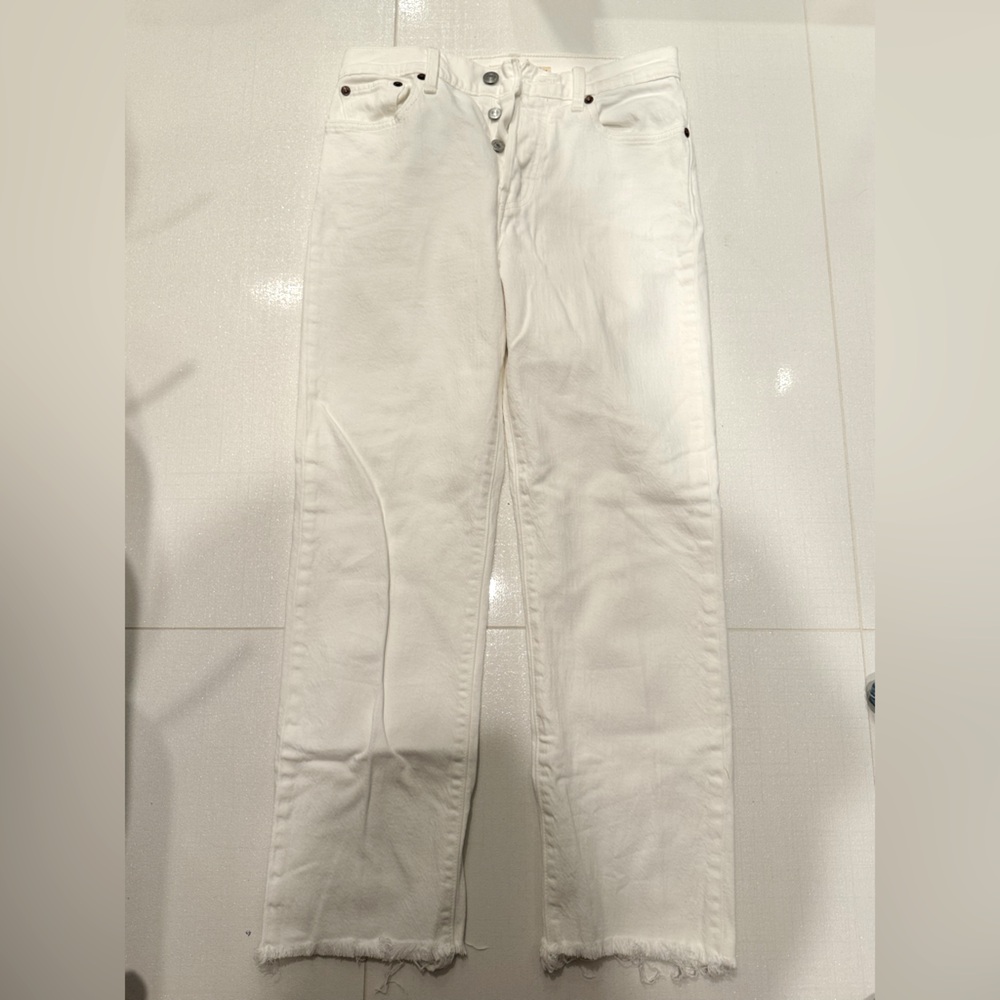 Levi’s Women’s 501 White Jeans Wedgie Straight frayed hem Ankle; size 26